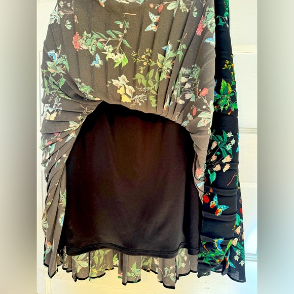 Black Pleated Express Knee Skirt with Floral and Butterfly Size M Medium - Picture 2 of 4